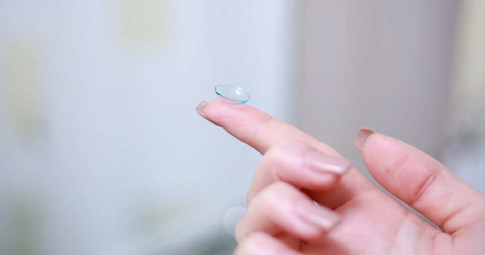 "Unveiling the Hidden Dangers: Microplastics Found in Contact Lenses - What You Need to Know"