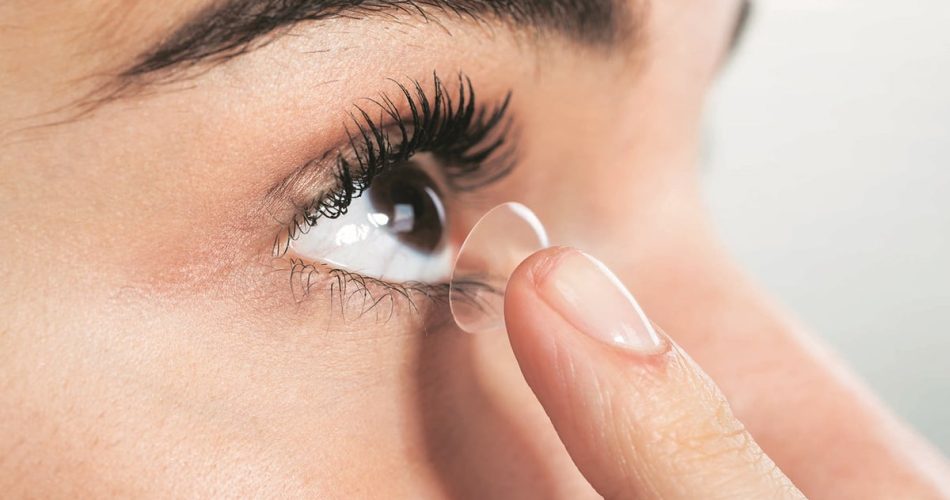 "Essential Tips for Maintaining Healthy Eyes while Using Contact Lenses"
