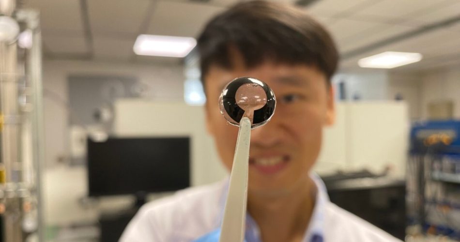 "The Future of Vision: Scientists Unveil Breakthrough in Powering Smart Contact Lenses"