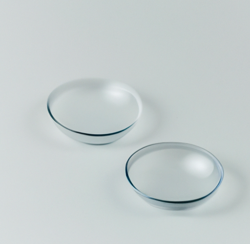 How do I know if I have an allergic reaction to contact lenses?